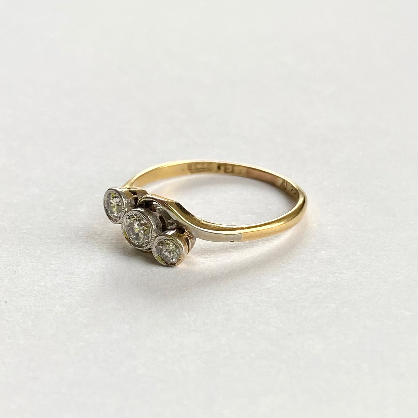 18ct Gold, Platinum and Diamond Trilogy Ring | Size UK M