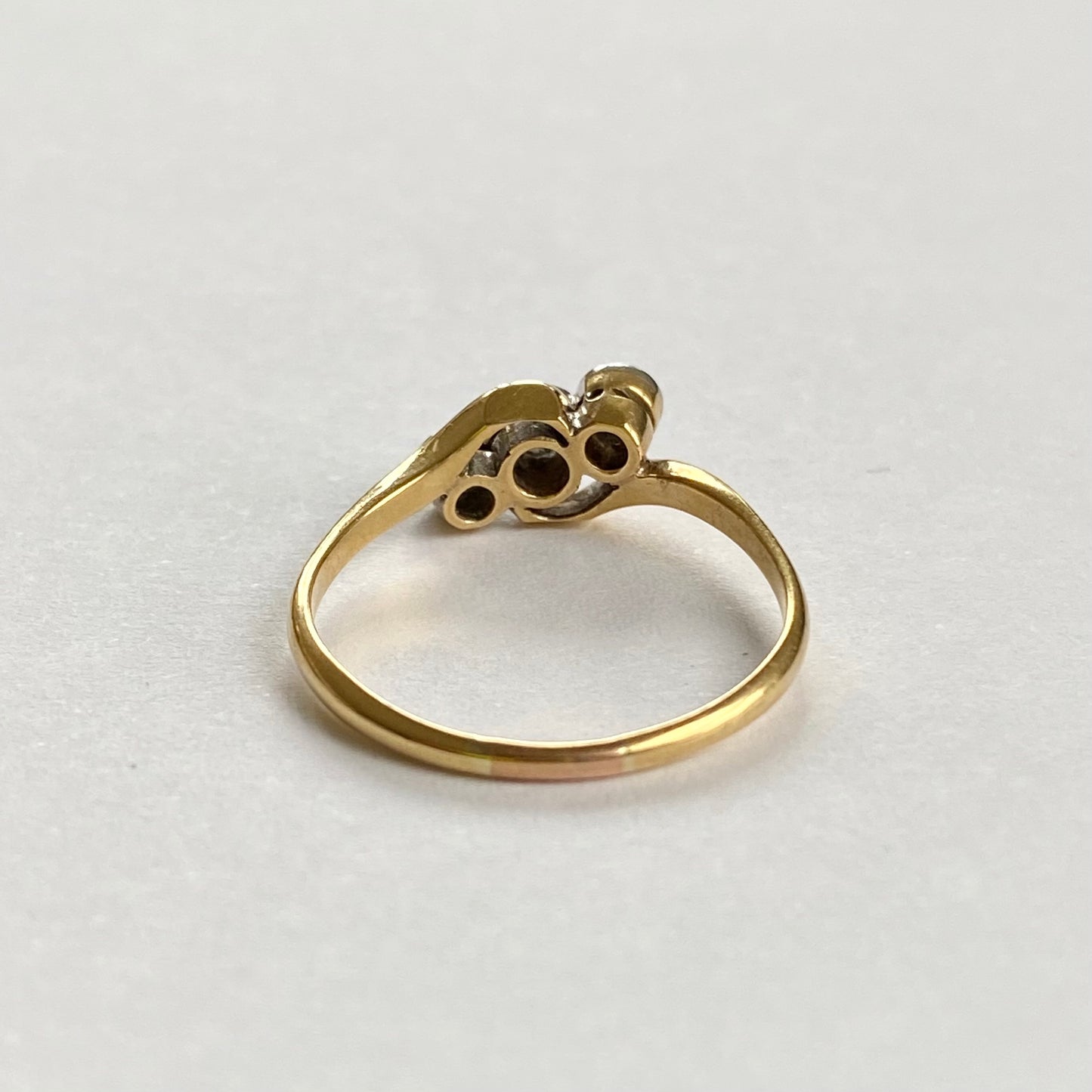 18ct Gold, Platinum and Diamond Trilogy Ring | Size UK M