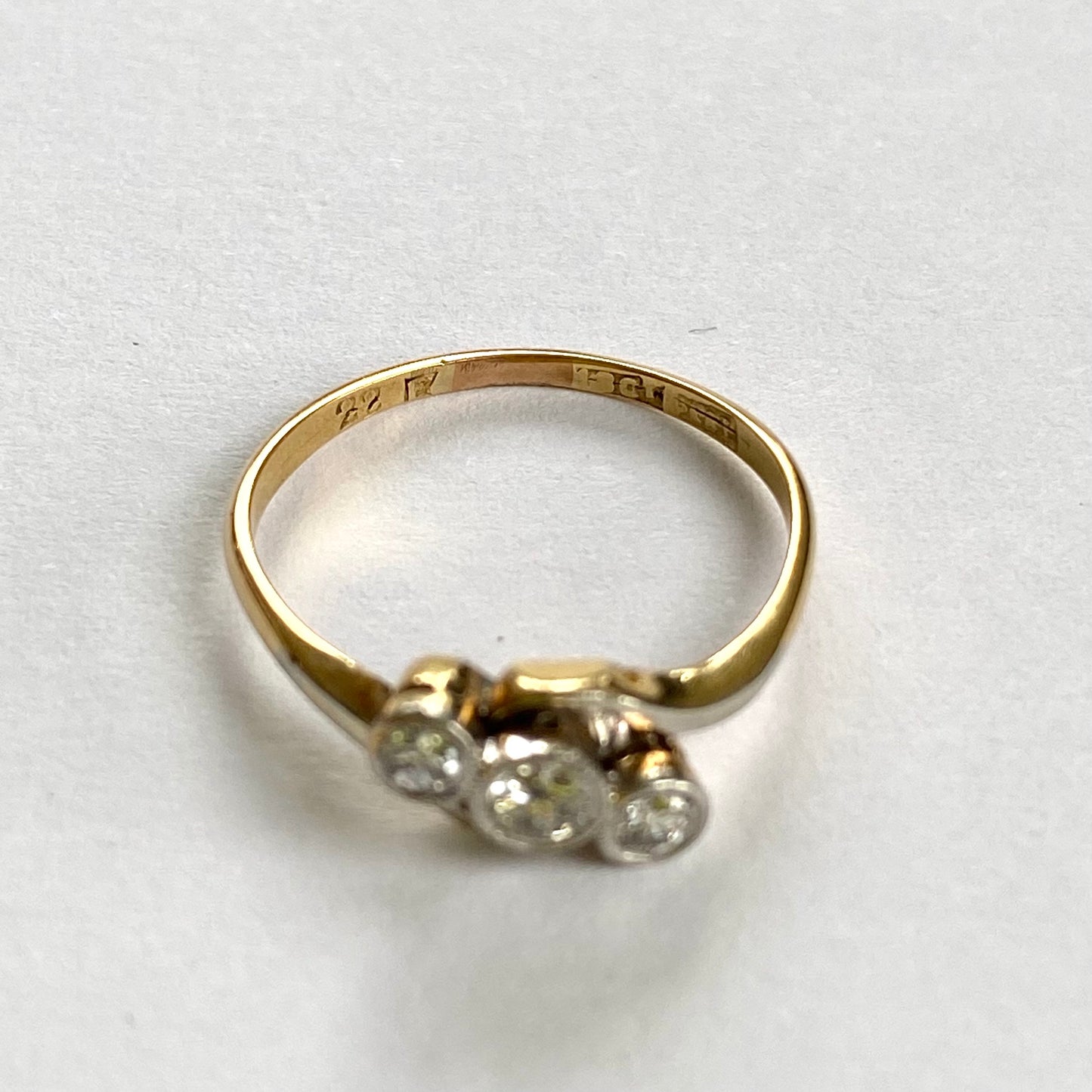 18ct Gold, Platinum and Diamond Trilogy Ring | Size UK M