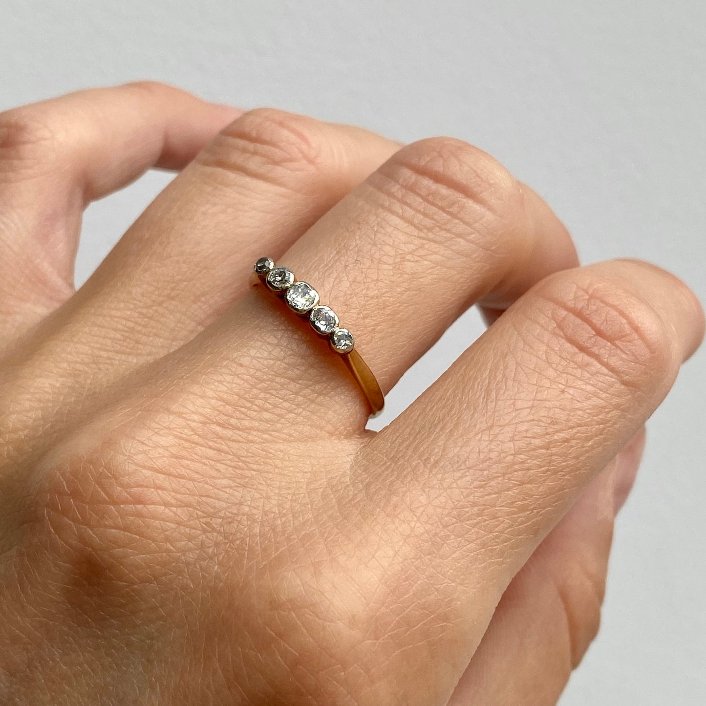 18ct Gold and Diamond Ring | Size UK O