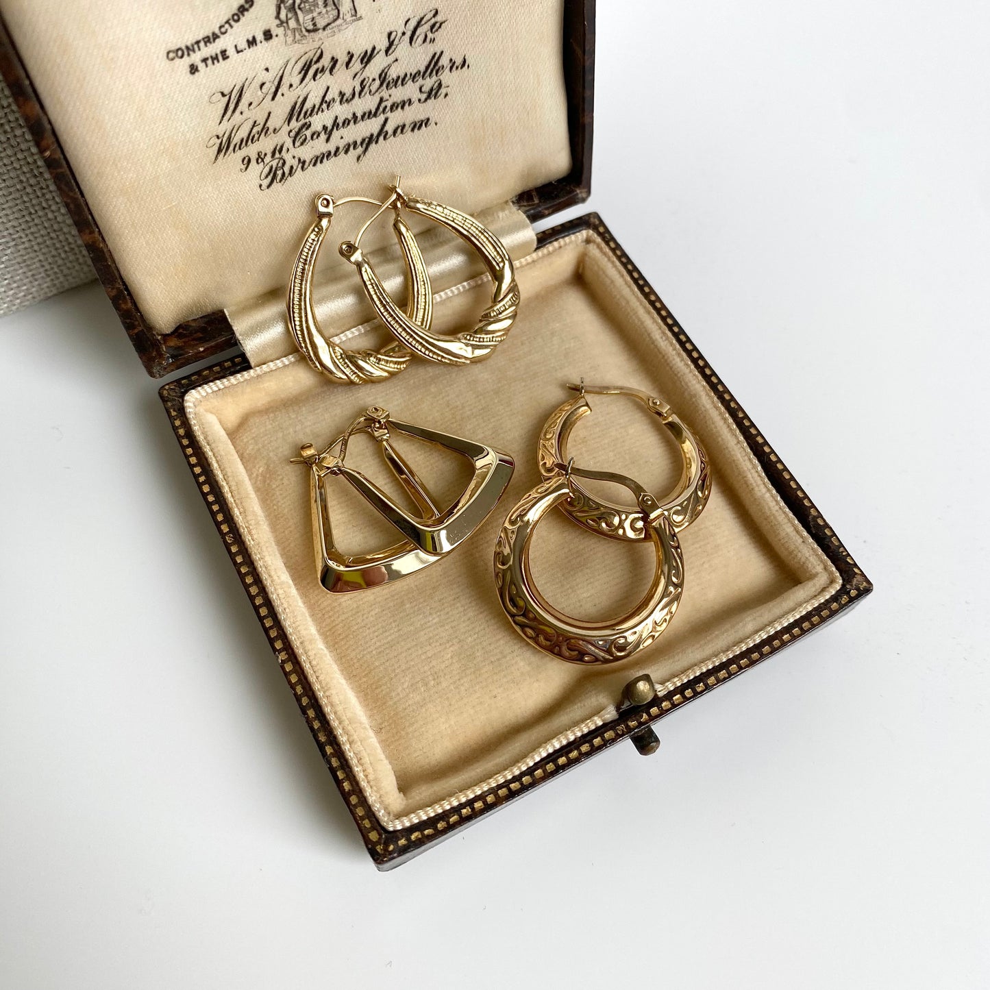 Pre-loved 9ct Gold Patterned U-shaped Hoops | 24mm