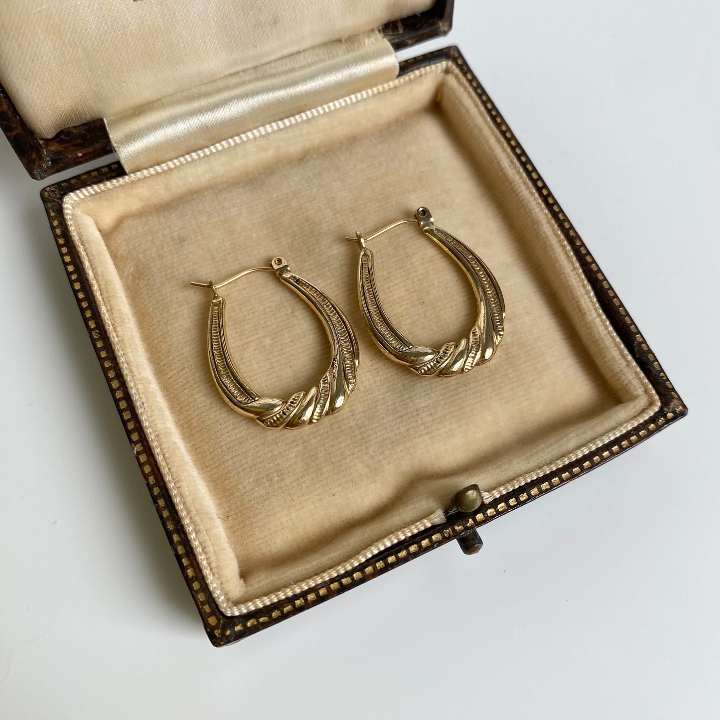 Pre-loved 9ct Gold Patterned U-shaped Hoops | 24mm