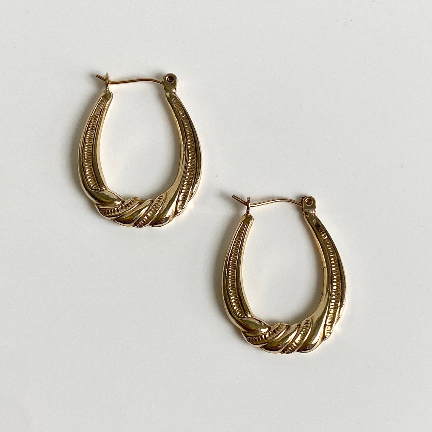 Pre-loved 9ct Gold Patterned U-shaped Hoops | 24mm