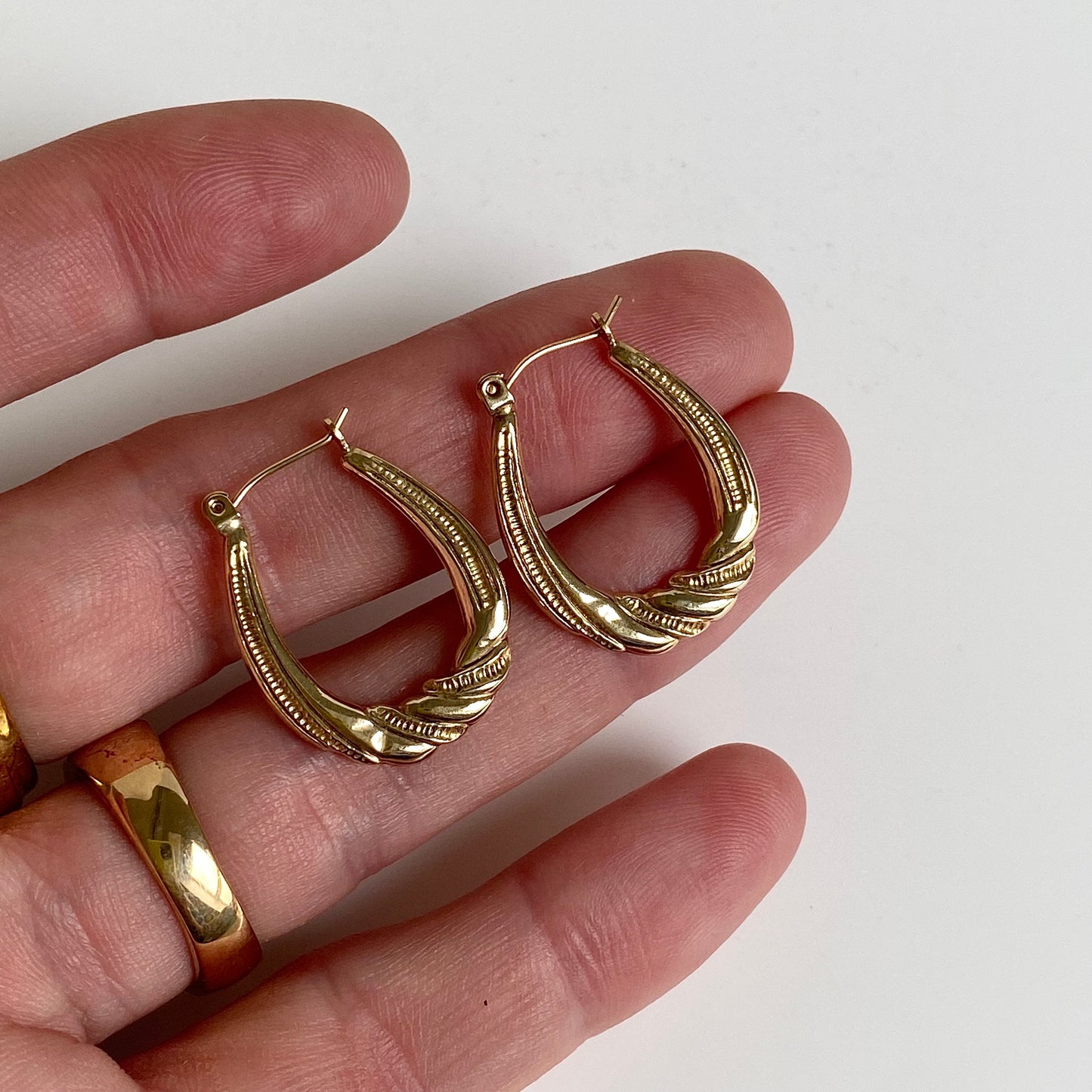 Pre-loved 9ct Gold Patterned U-shaped Hoops | 24mm