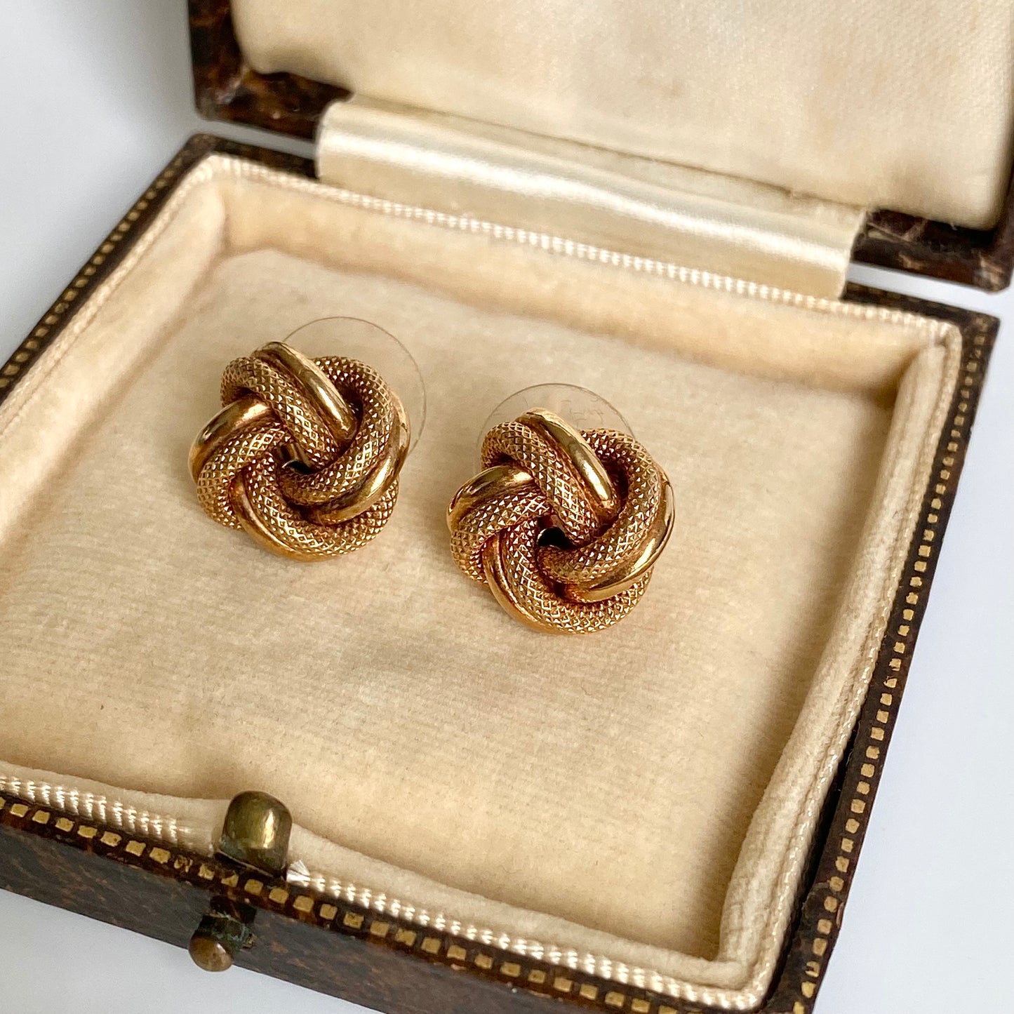 9ct Gold Textured Knot Earrings | 13mm