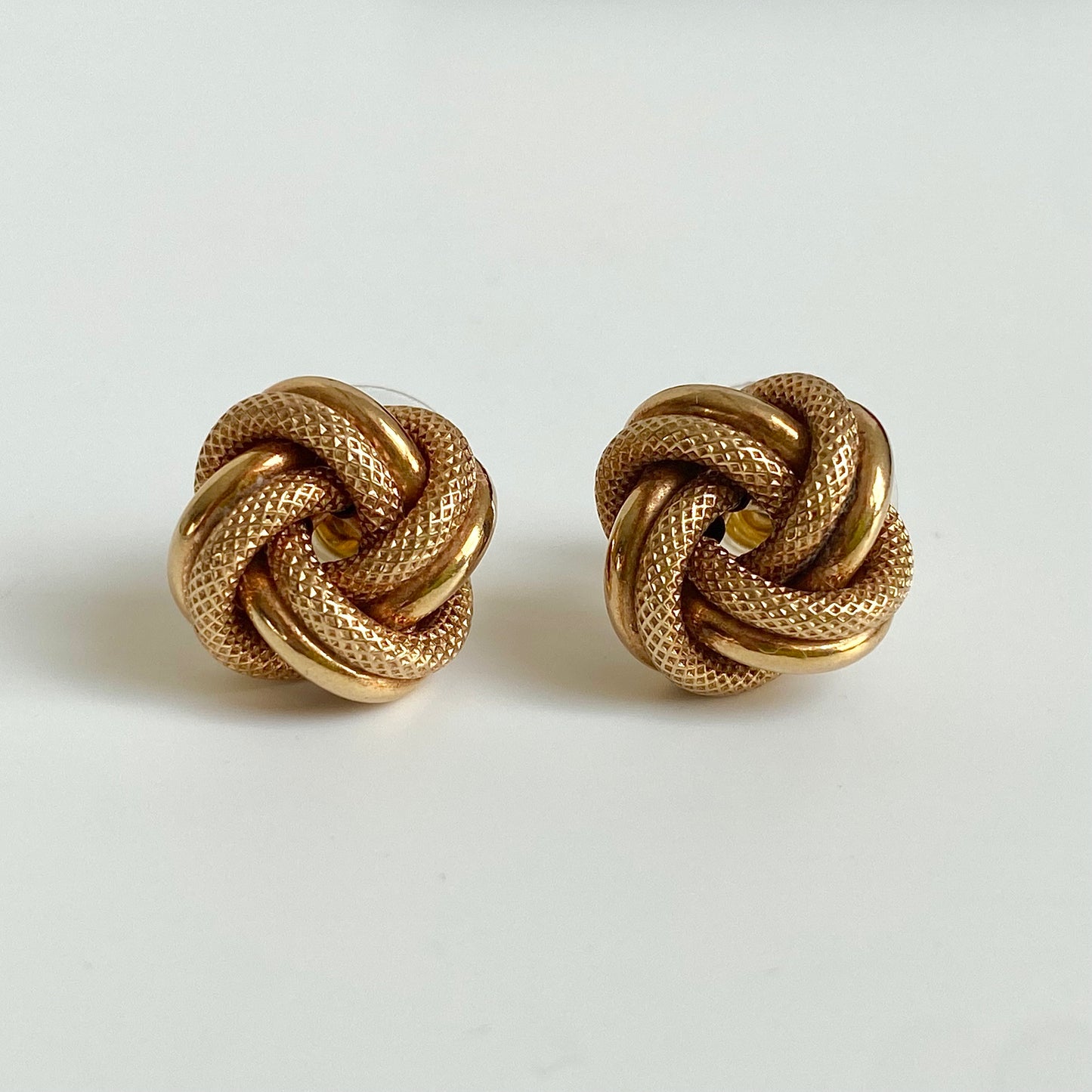 9ct Gold Textured Knot Earrings | 13mm