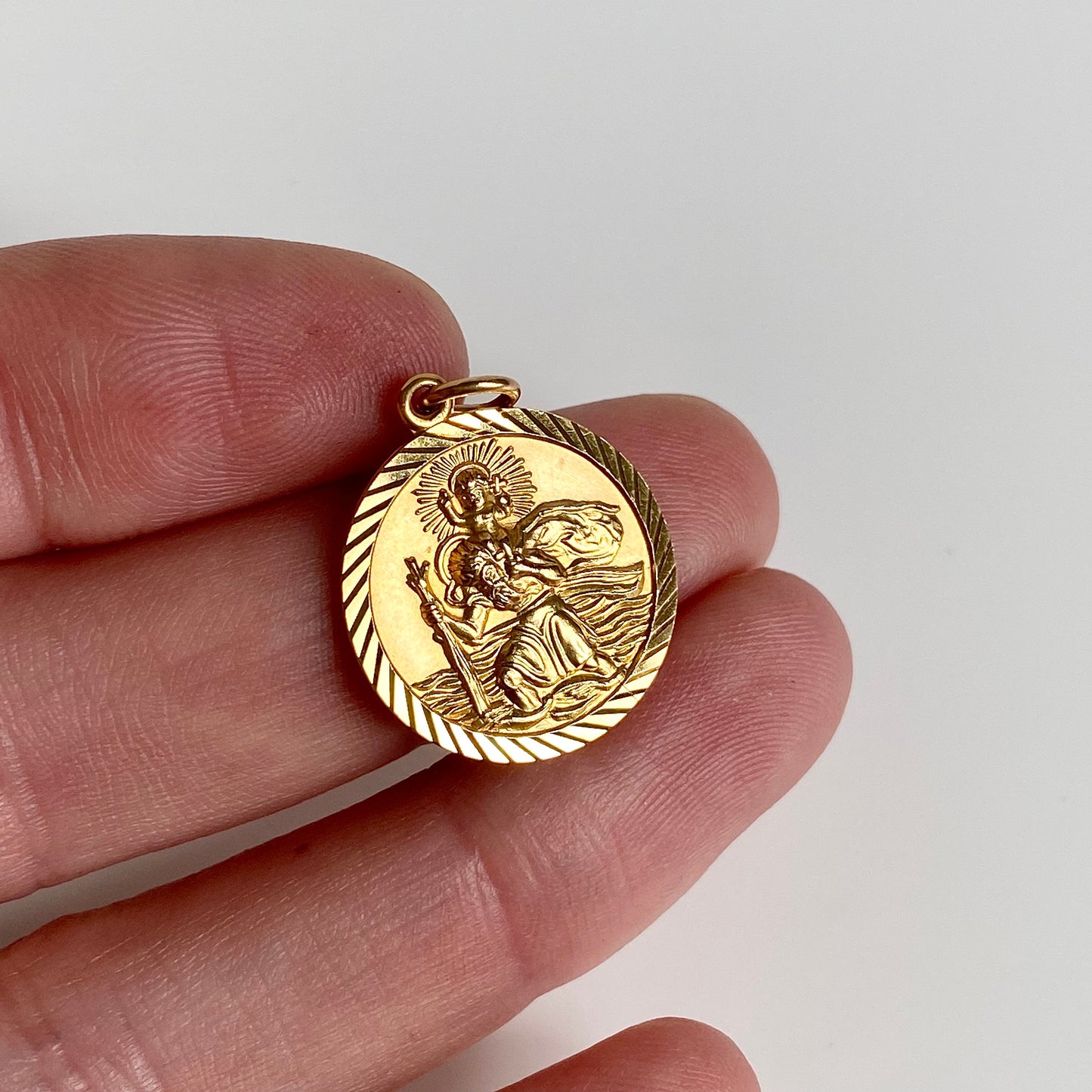 9ct Gold St Christopher Pendant | 18mm