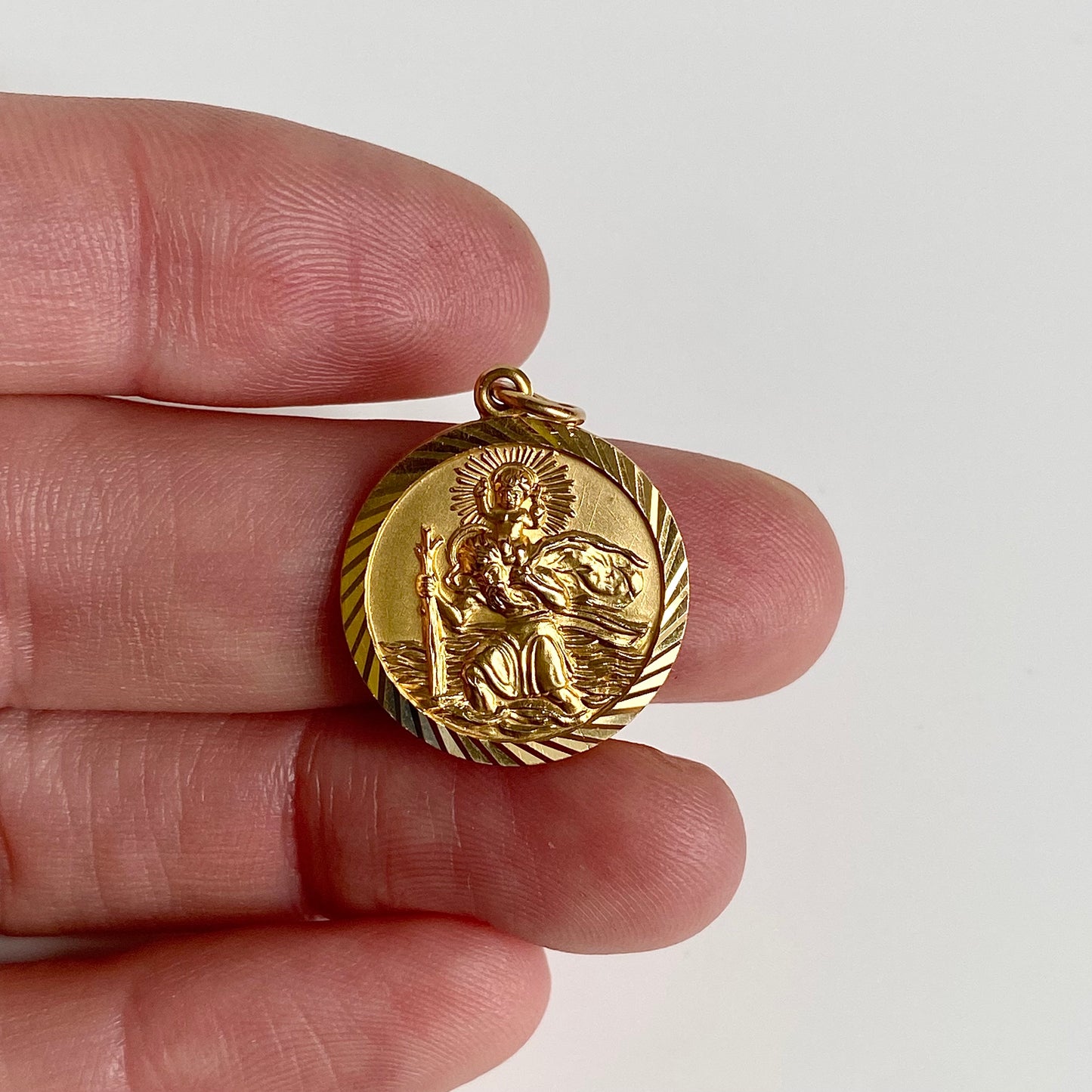 9ct Gold St Christopher Pendant | 18mm