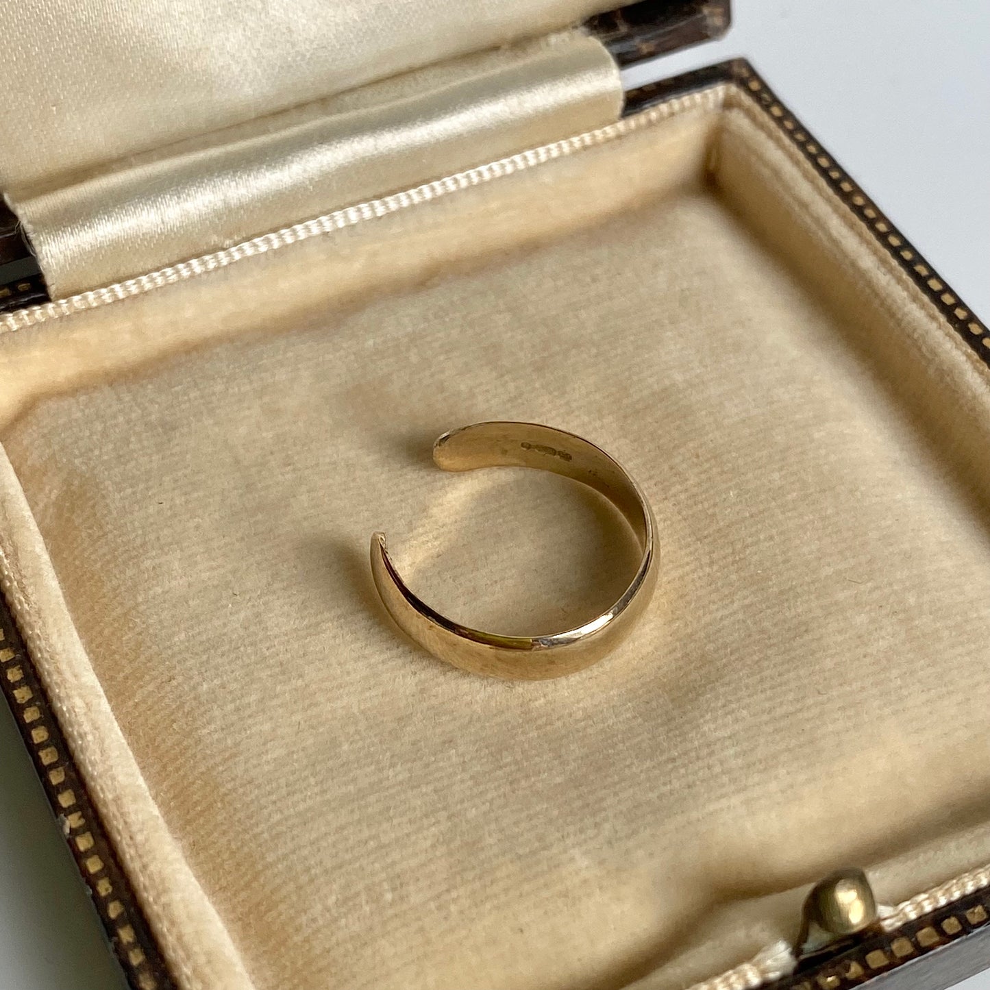 9ct Gold Band Midi Ring or Toe Ring | Size UK J