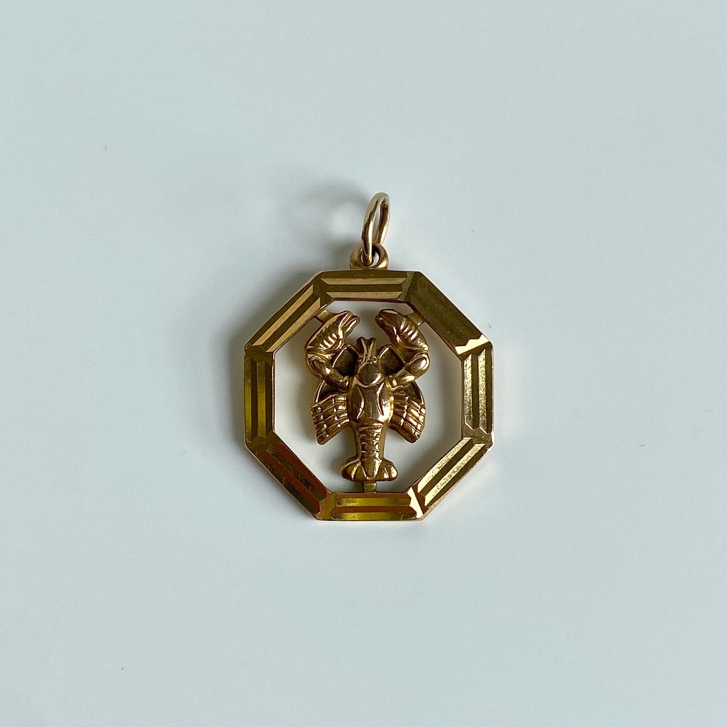 Gorgeous 9ct Gold Lobster Charm / Pendant | 21mm