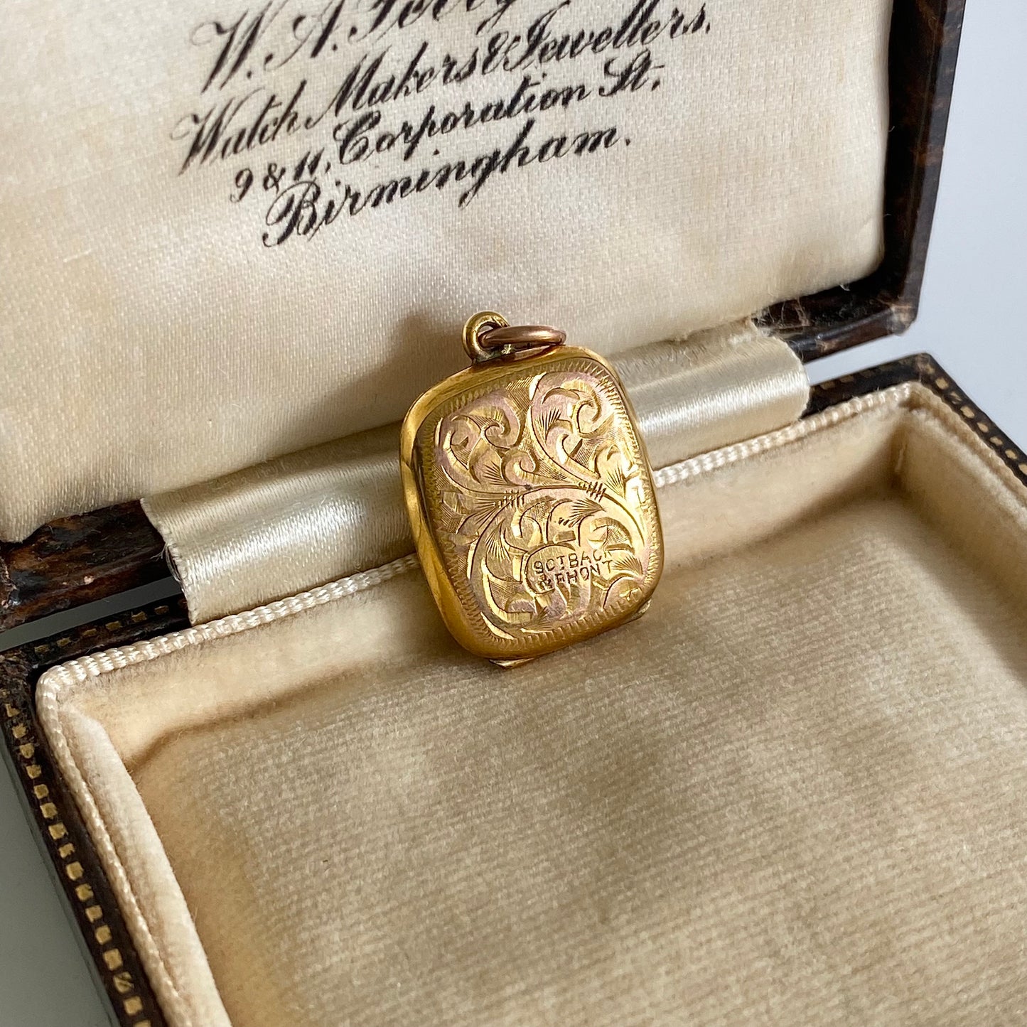 Antique 9ct Gold B&F Rectangle Locket | 17mm