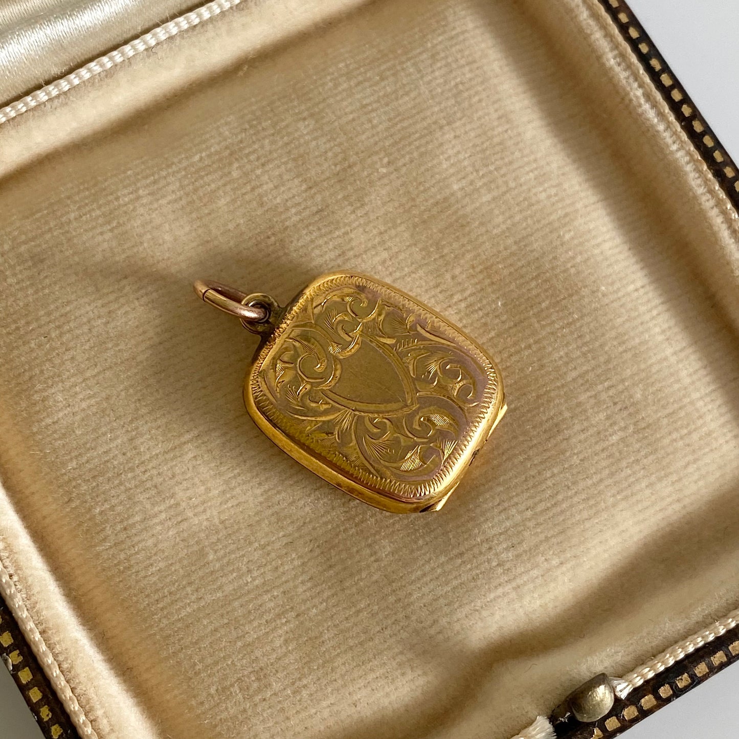 Antique 9ct Gold B&F Rectangle Locket | 17mm