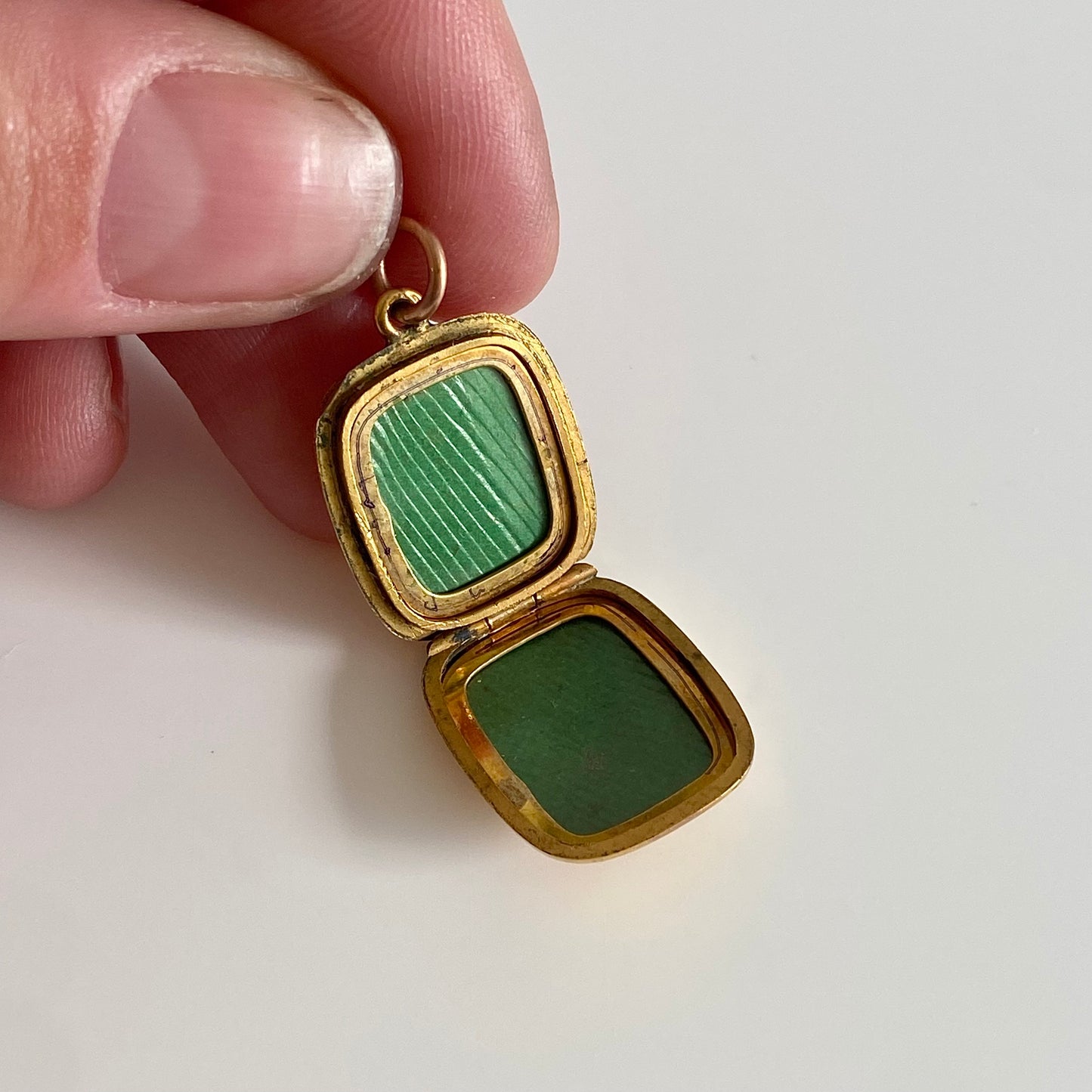 Antique 9ct Gold B&F Rectangle Locket | 17mm