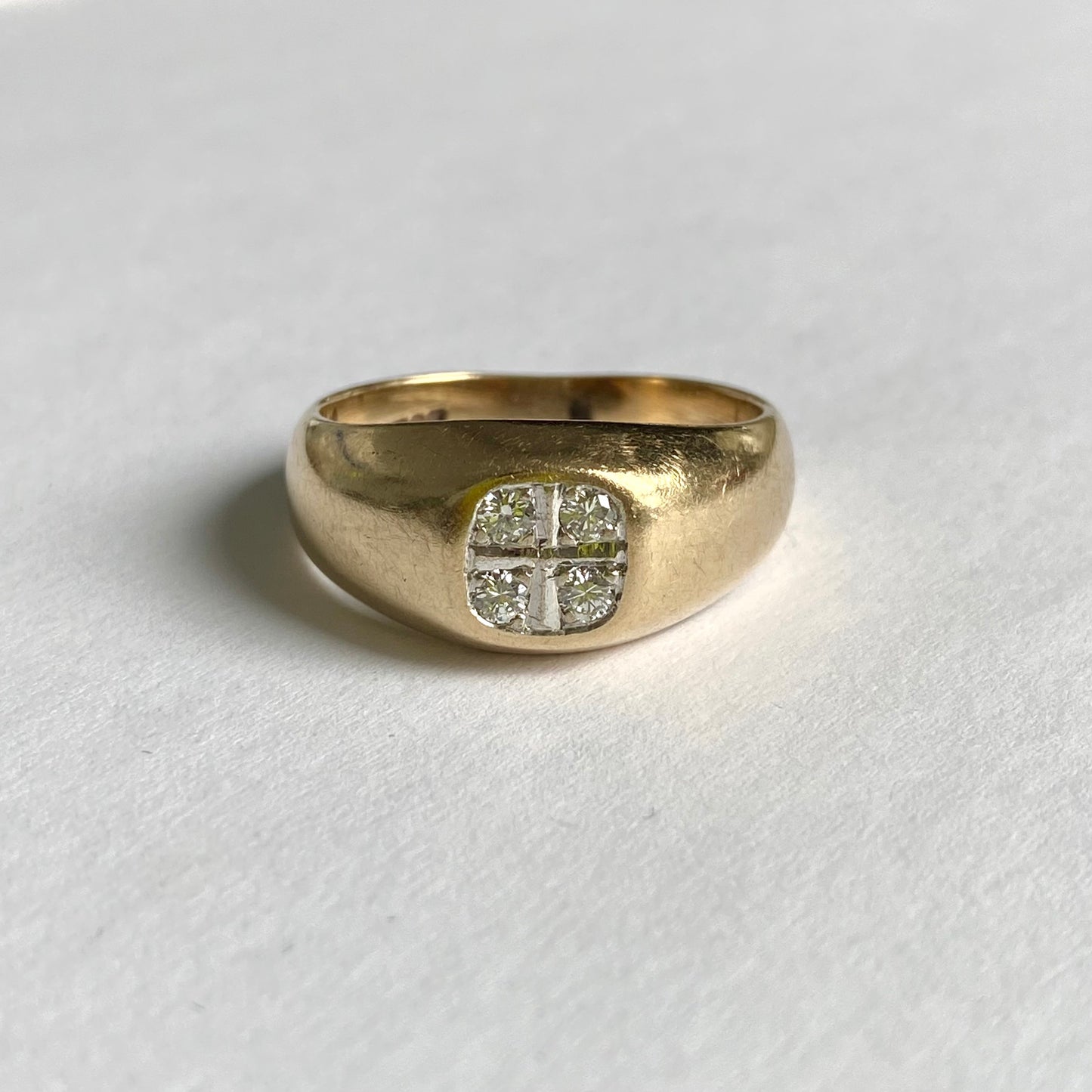 Fantastic Vintage 9ct Gold and Diamond Domed Ring | Size UK T.75
