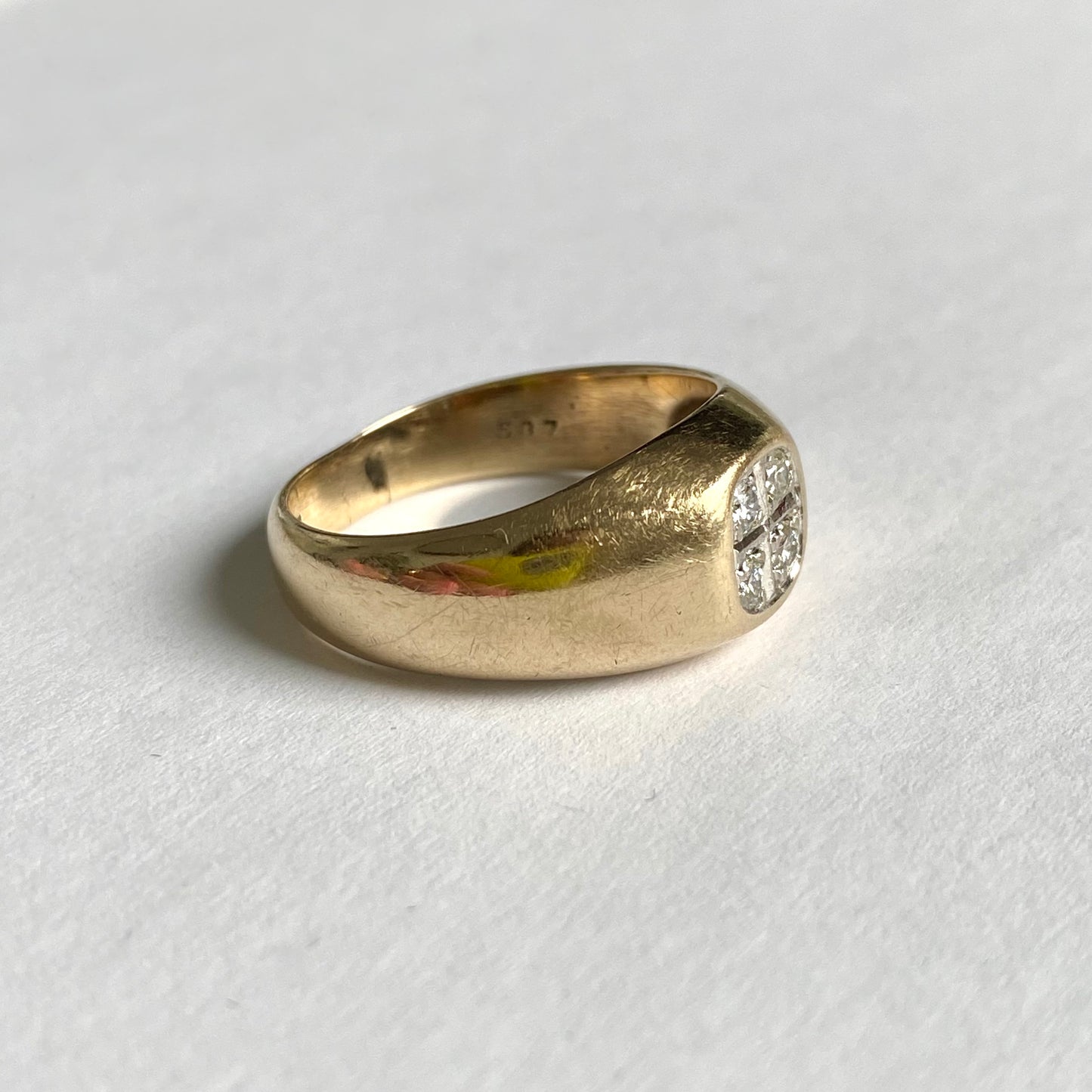Fantastic Vintage 9ct Gold and Diamond Domed Ring | Size UK T.75