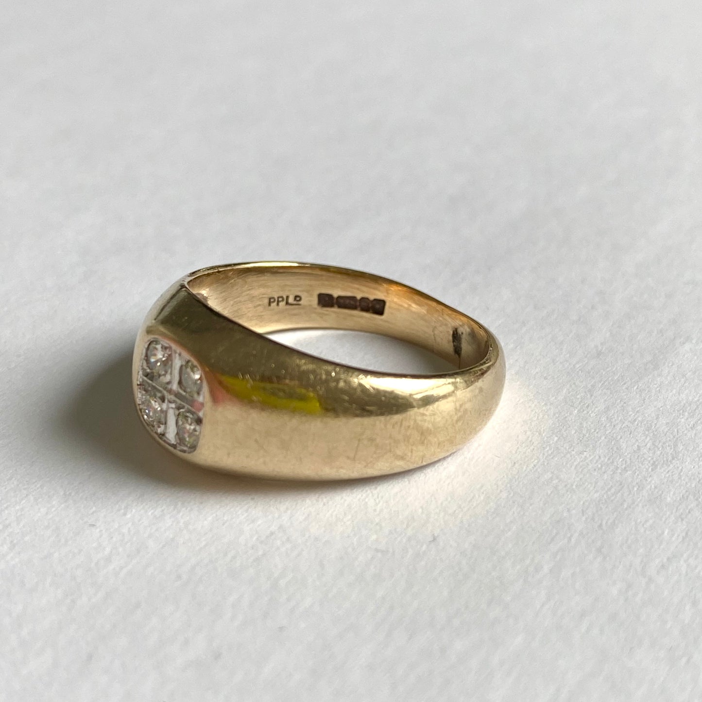 Fantastic Vintage 9ct Gold and Diamond Domed Ring | Size UK T.75
