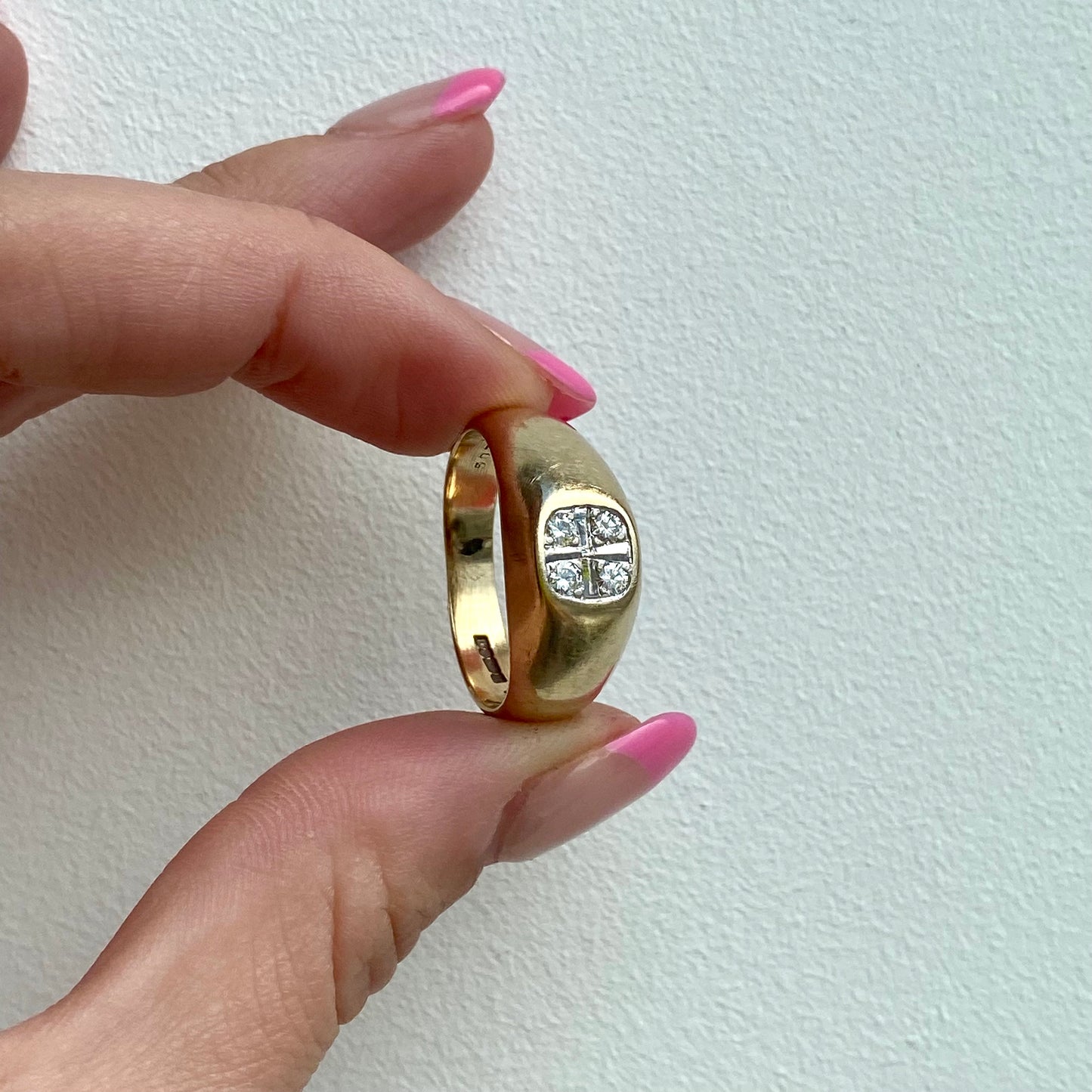 Fantastic Vintage 9ct Gold and Diamond Domed Ring | Size UK T.75