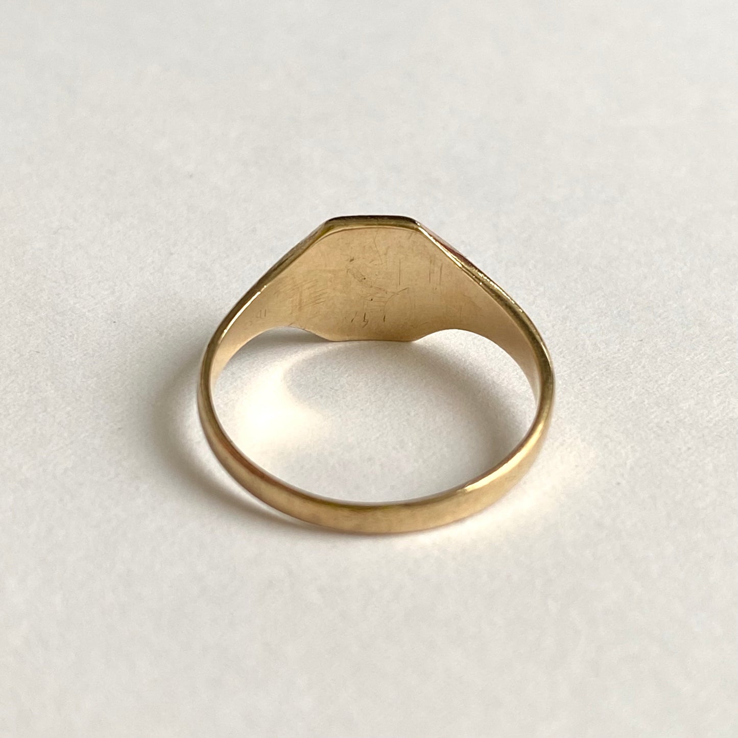 Vintage 9ct Gold Signet Ring 'MBM' | Size UK M.5
