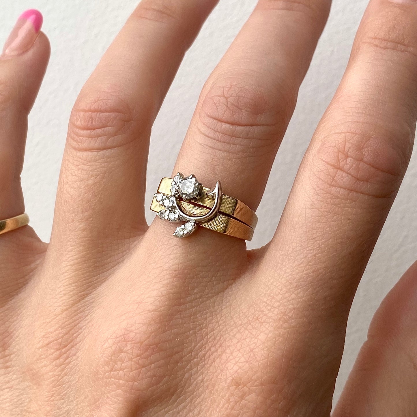 Stunning Vintage 14ct & Diamond Naturalistic Interlocking Ring  |  Size UK L.5