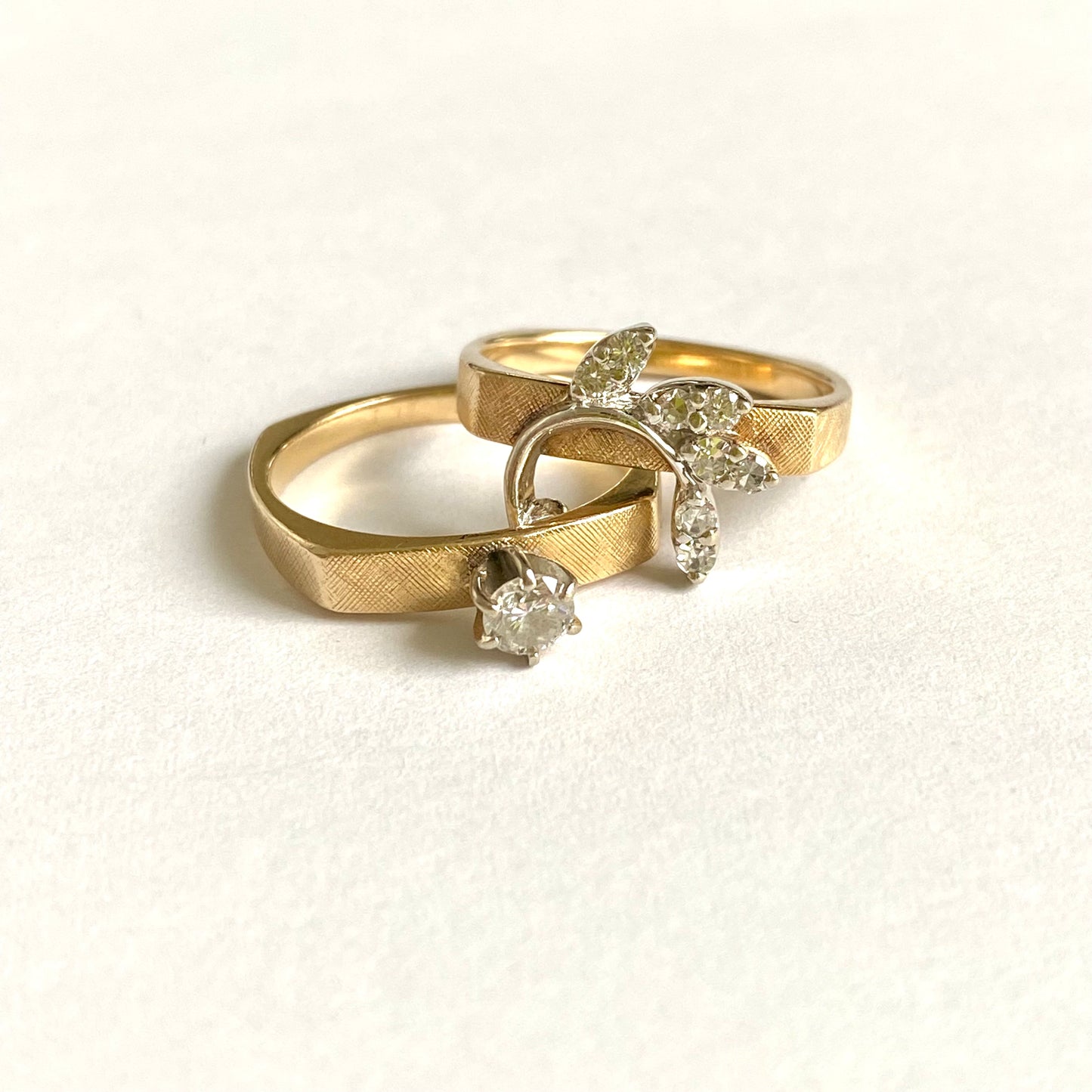 Stunning Vintage 14ct & Diamond Naturalistic Interlocking Ring  |  Size UK L.5