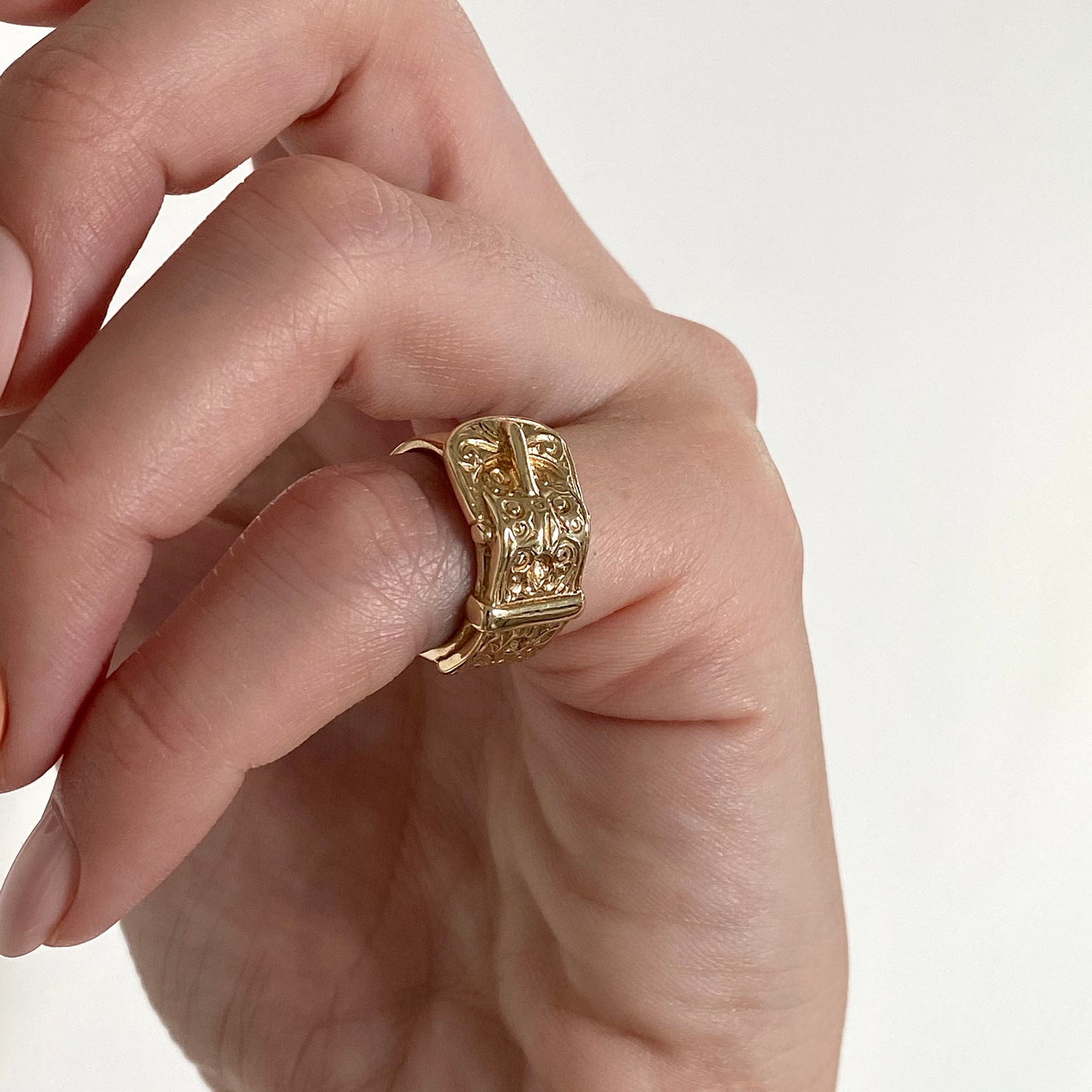 Chunky 9ct Gold Vintage Buckle Ring  |  Small Size UK G.25/F